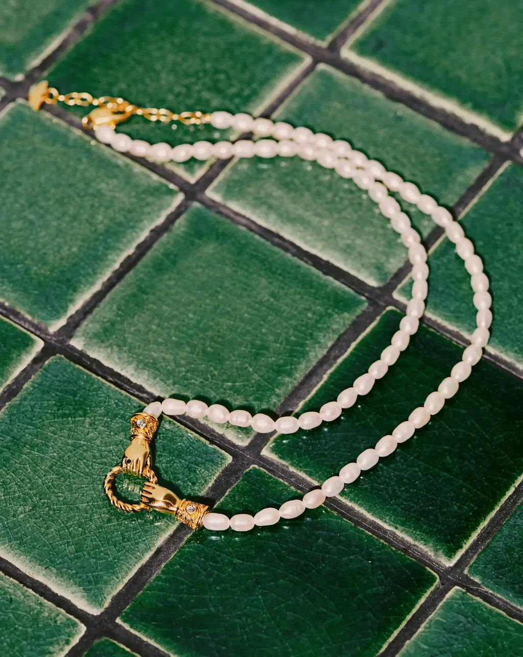 Harris Reed In Good Hands Pearl Pendant Necklace | Gold