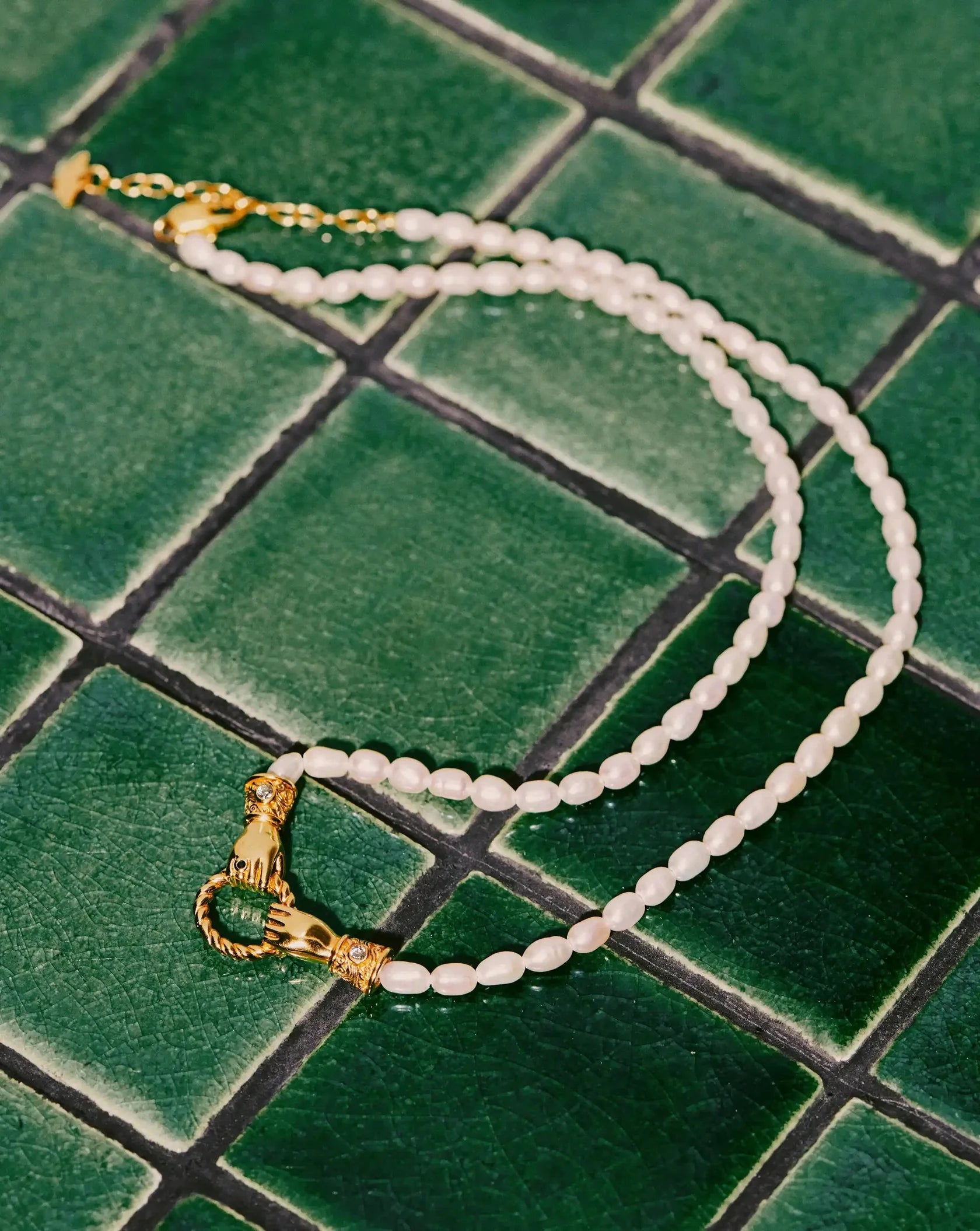 Harris Reed In Good Hands Pearl Pendant Necklace | Gold